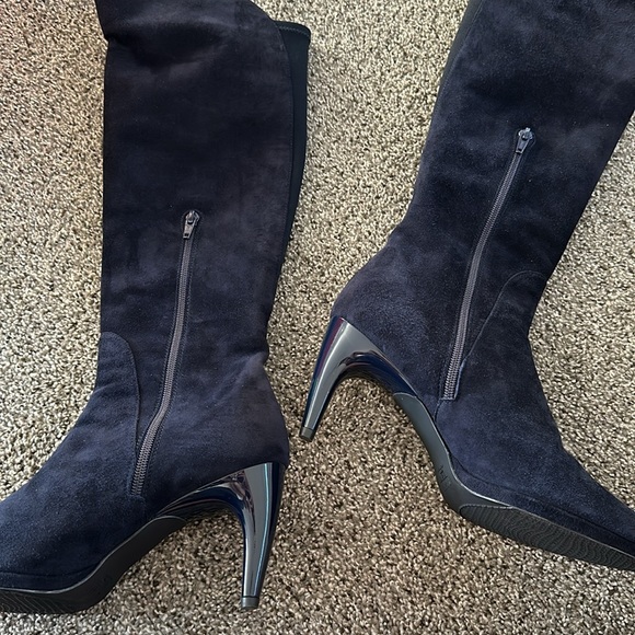 Stuart Weitzman Parkway Navy Suede Boots - Picture 10 of 10